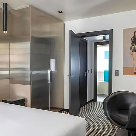Felicien & Otel