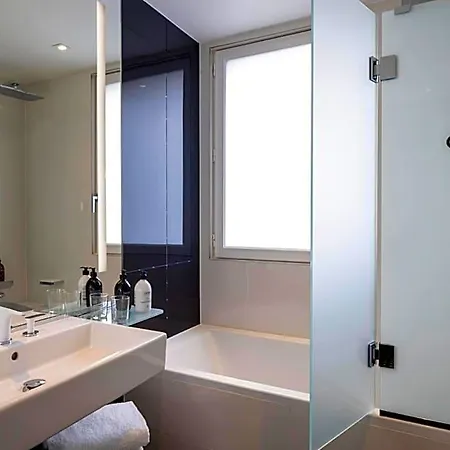 Felicien & Otel Paris