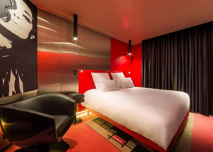 Felicien & Otel Paris