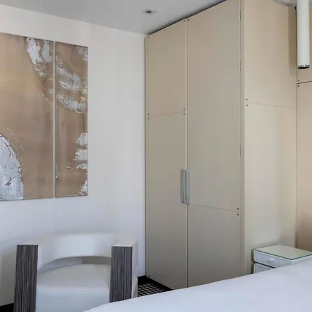 Felicien & 4* Paris