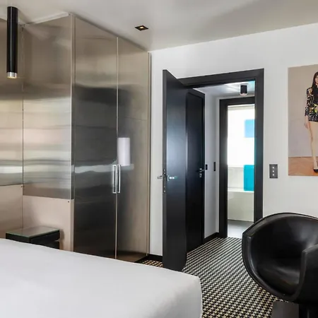 Felicien & 4* Paris