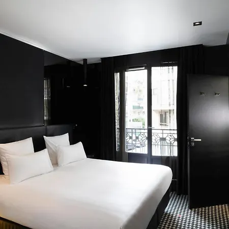 Felicien & 4* Paris